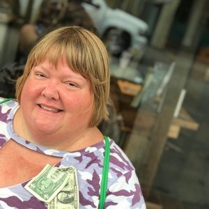 Meet your Posher, Lisa